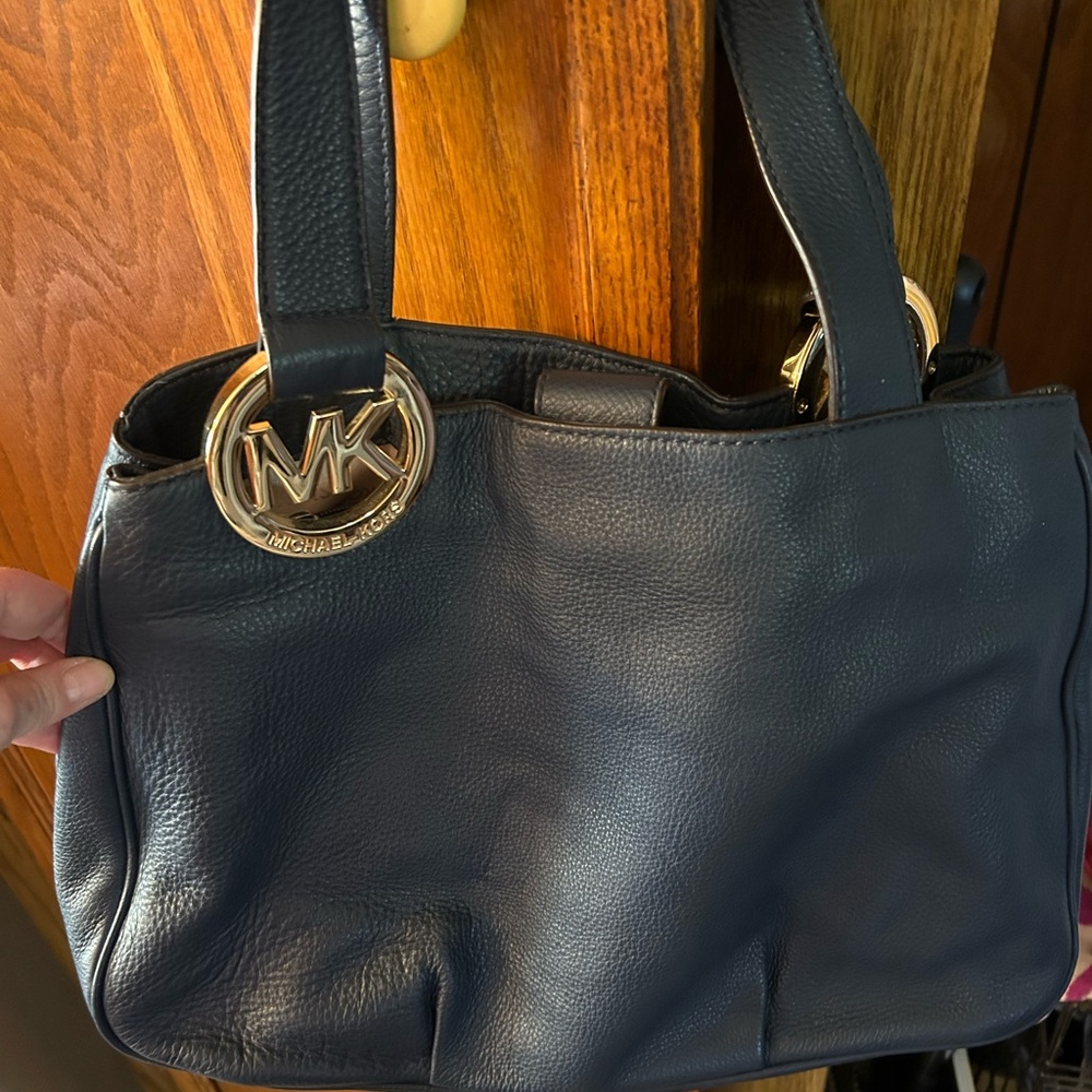 Michael Kors Navy Leather Shoulder Bag with Gold accents. - Picture 3 of 3